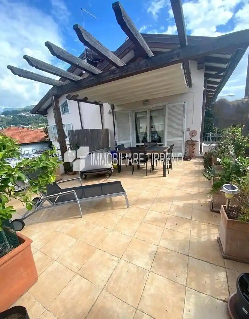 Appartamento in vendita a Massa