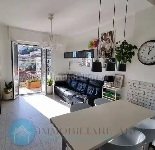 Appartamento in vendita a Varazze