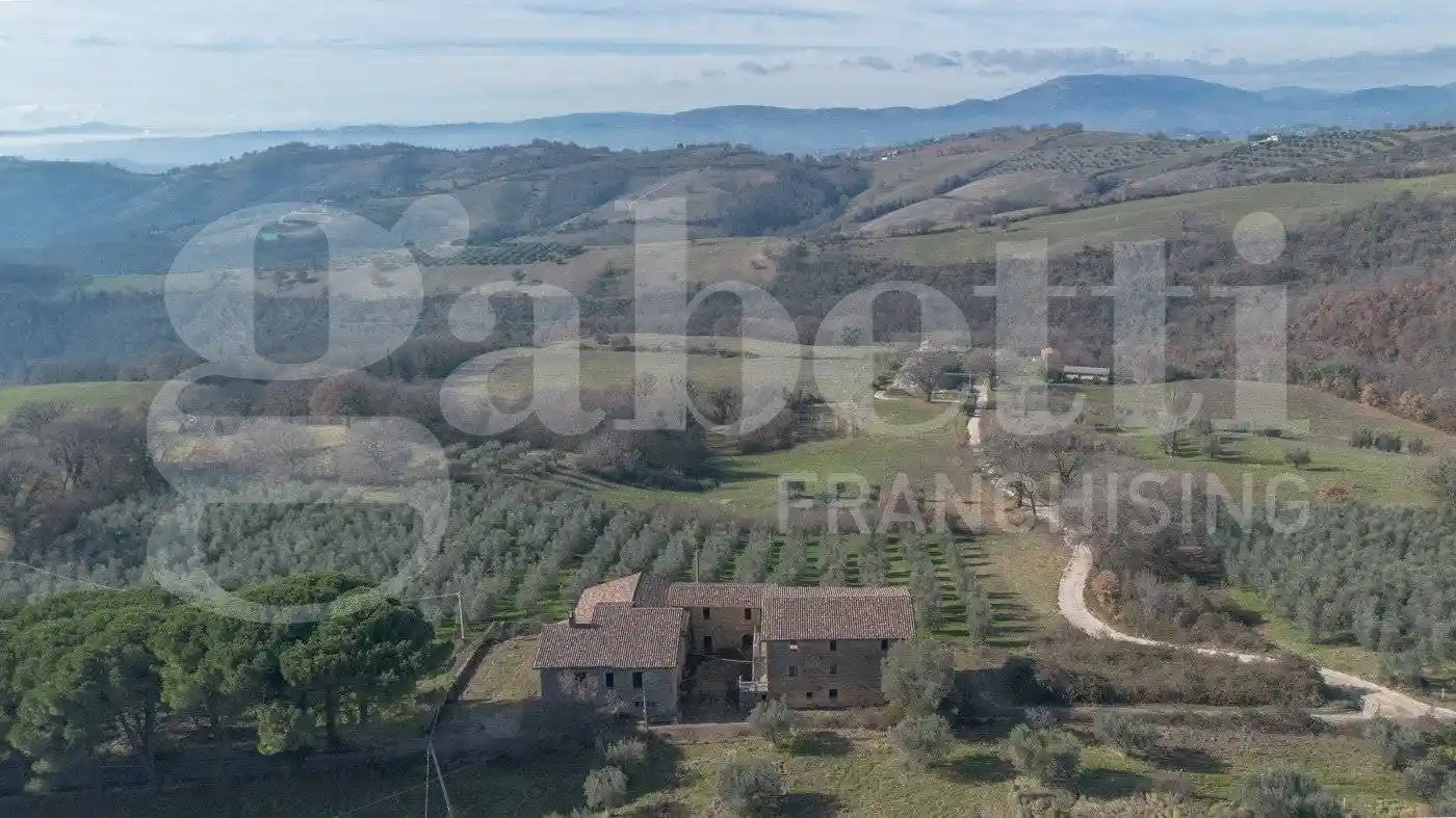 Rustico - Casale in vendita a Perugia