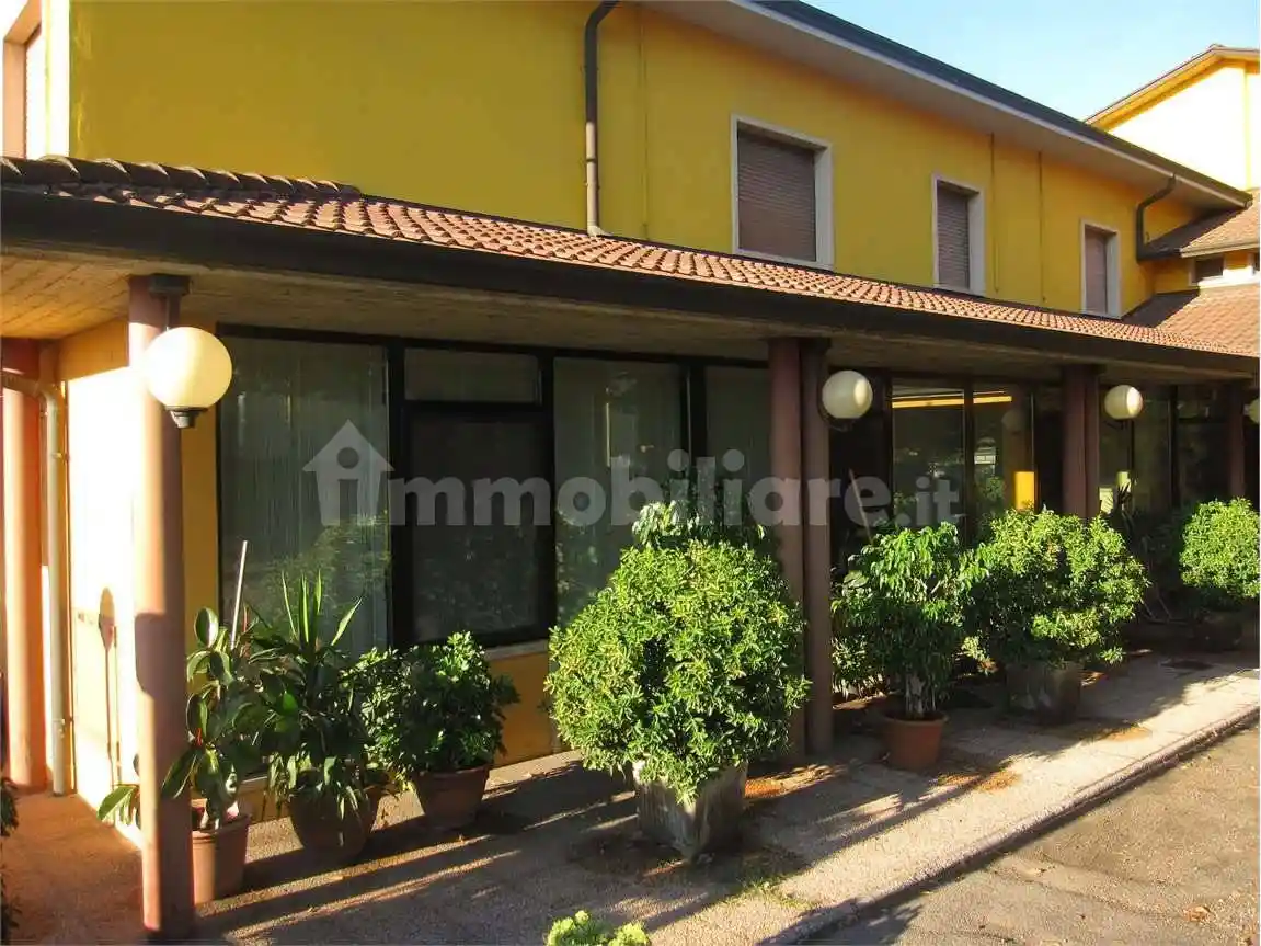 Palazzo - Edificio in vendita a Buttapietra