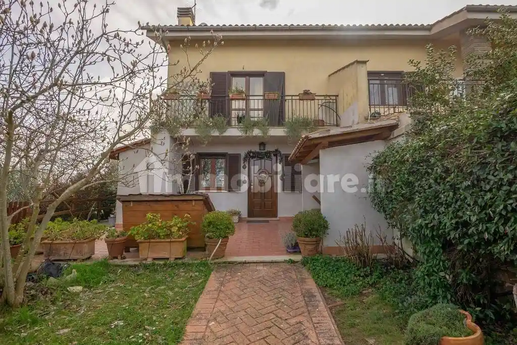 Villa in vendita a Bracciano