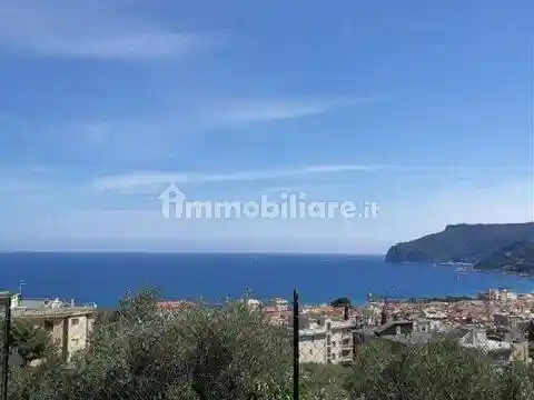 Appartamento in affitto a Spotorno