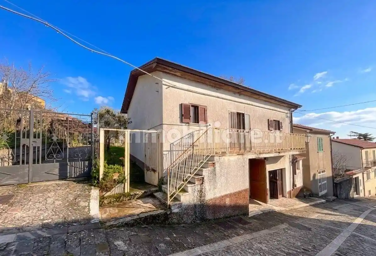 Casa indipendente in vendita a Morra De Sanctis