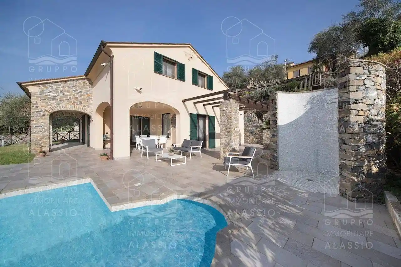 Villa in affitto a Garlenda