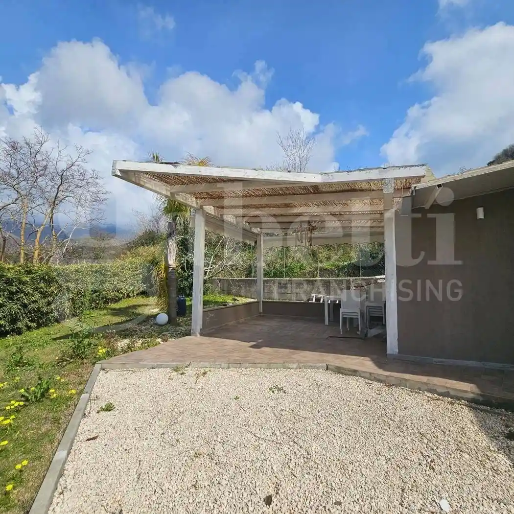 Casa indipendente in vendita a Belvedere Marittimo