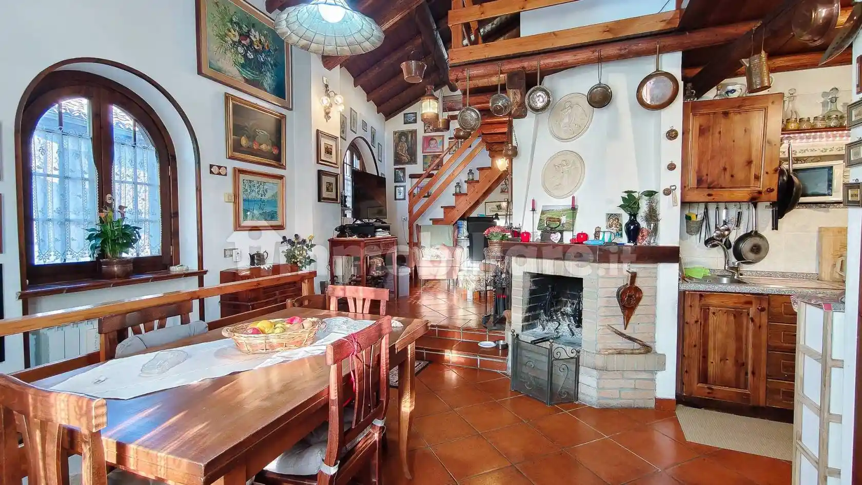 Casa indipendente in vendita a Carezzano
