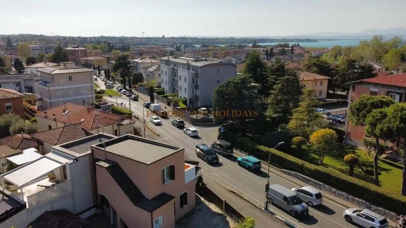 Villa in vendita a Peschiera del Garda