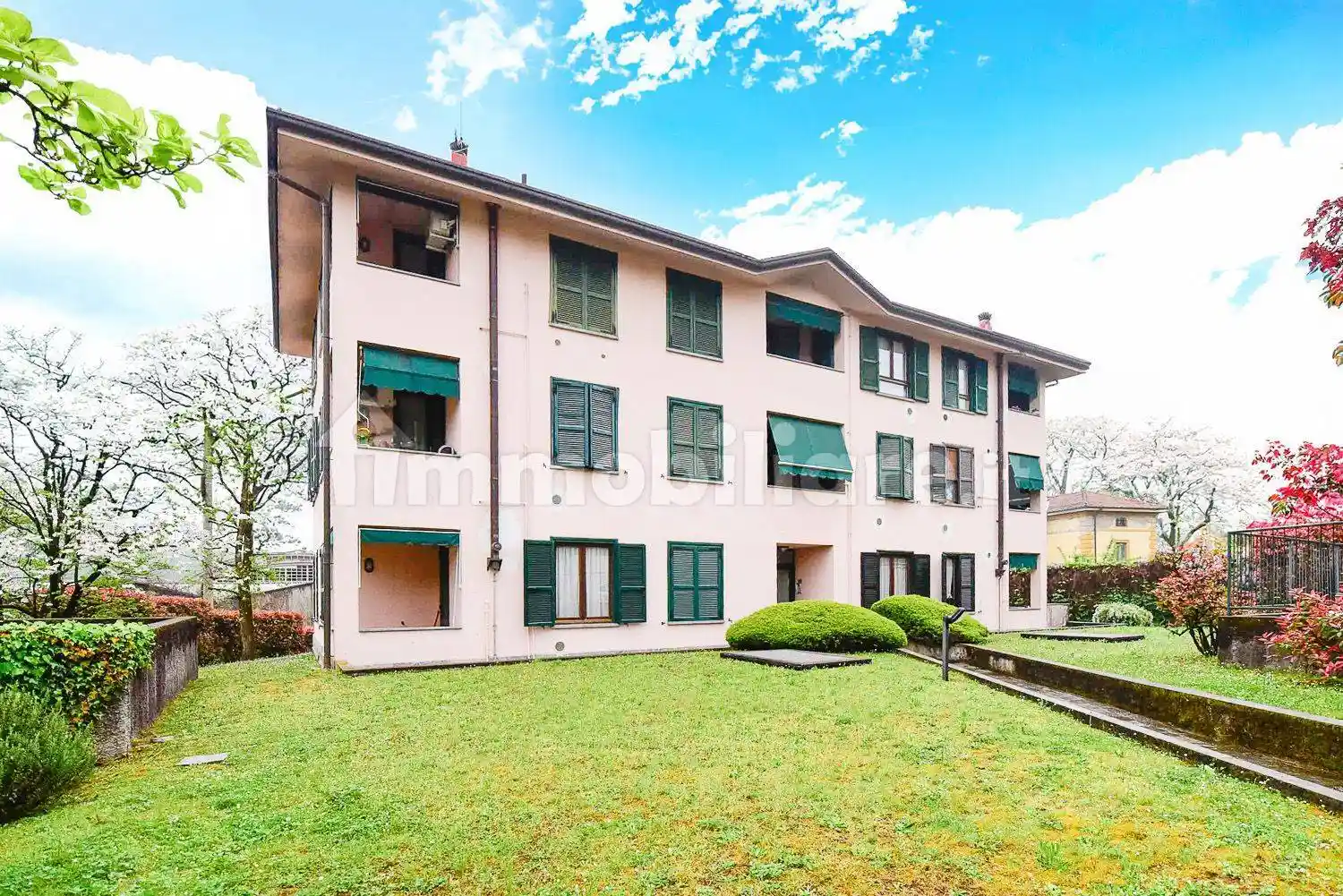 Appartamento in vendita a Carate Brianza