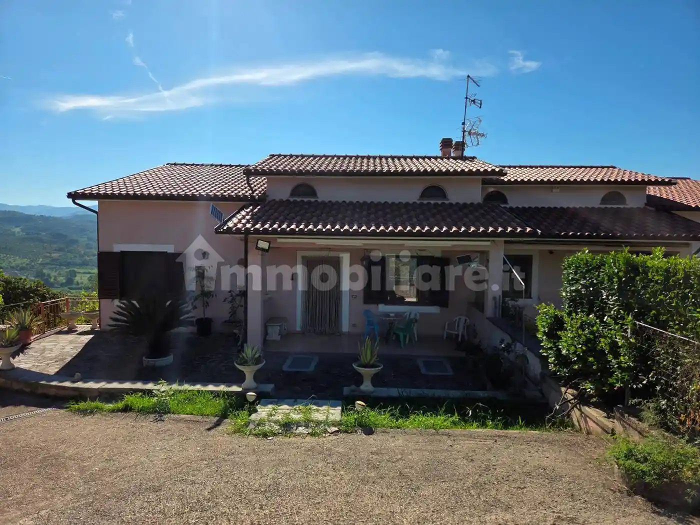 Villa in vendita a Montopoli di Sabina