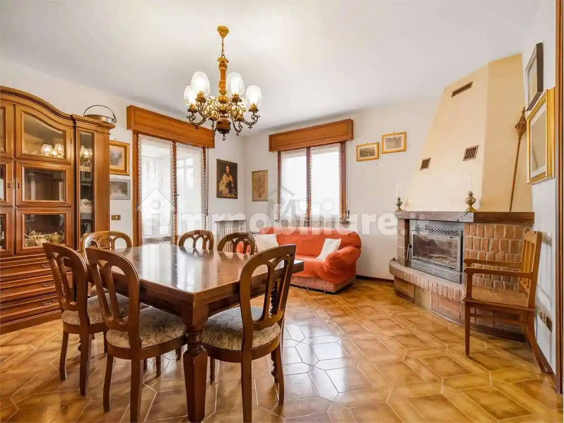 Appartamento in vendita a Viano