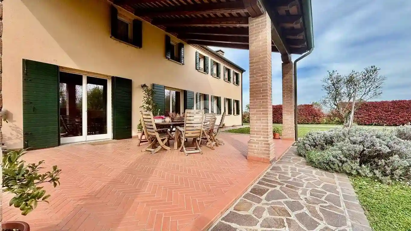 Villa - foto 2