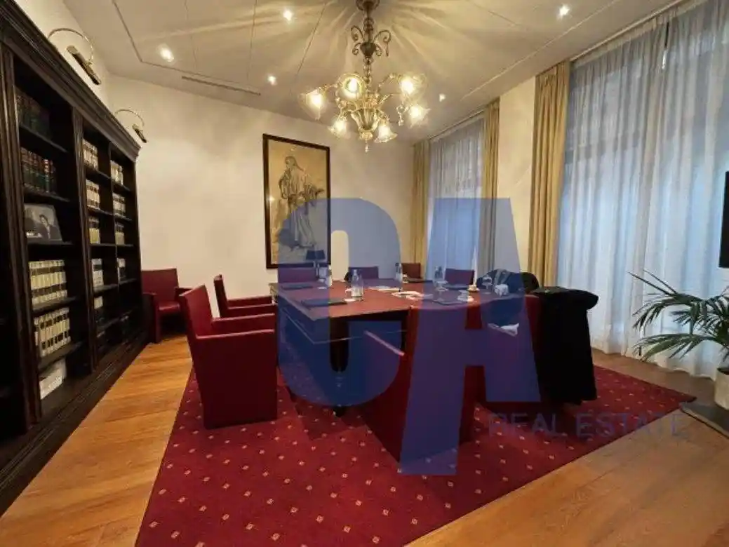 Palazzo - Edificio in affitto a Milano