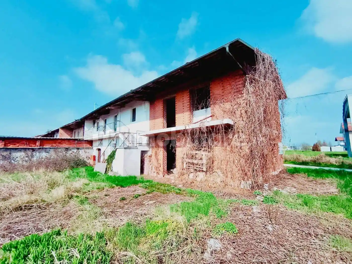 Rustico - Casale in vendita a Cavour