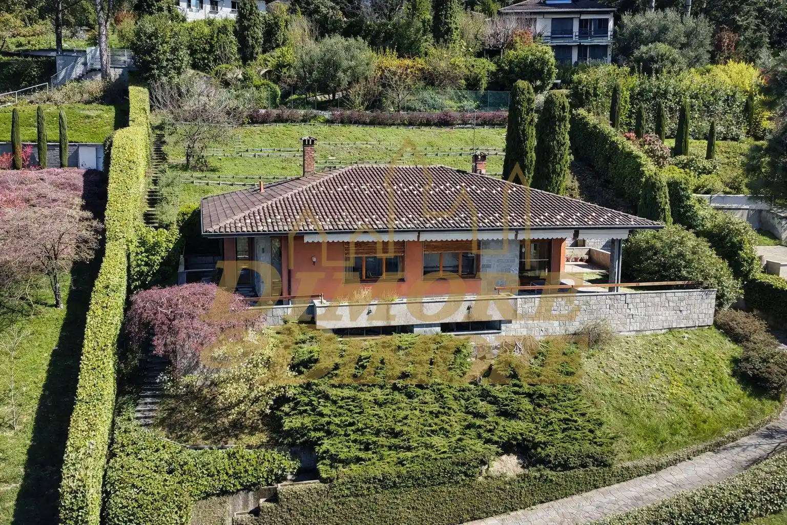 Villa in vendita a Varese