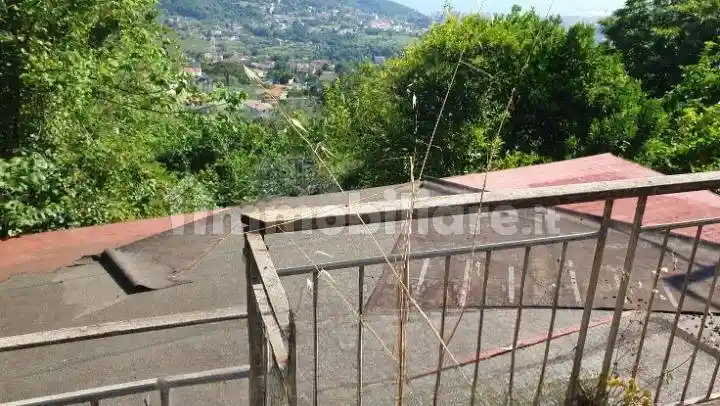 Appartamento in vendita a Salerno