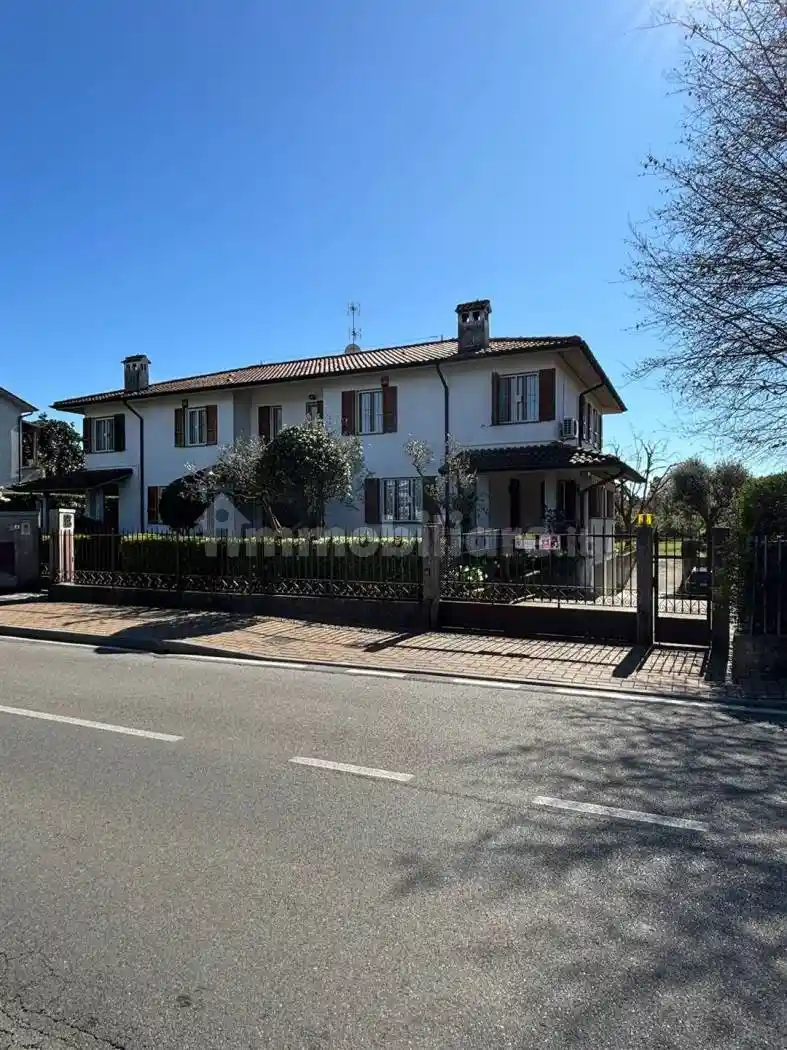 Villa in vendita a Trezzano Rosa