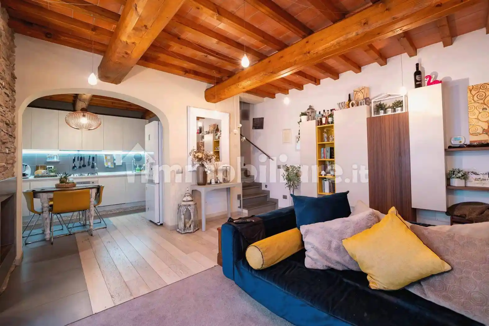 Casa indipendente in vendita a Campi Bisenzio