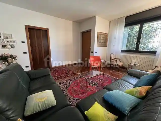 Casa indipendente in vendita a Piacenza