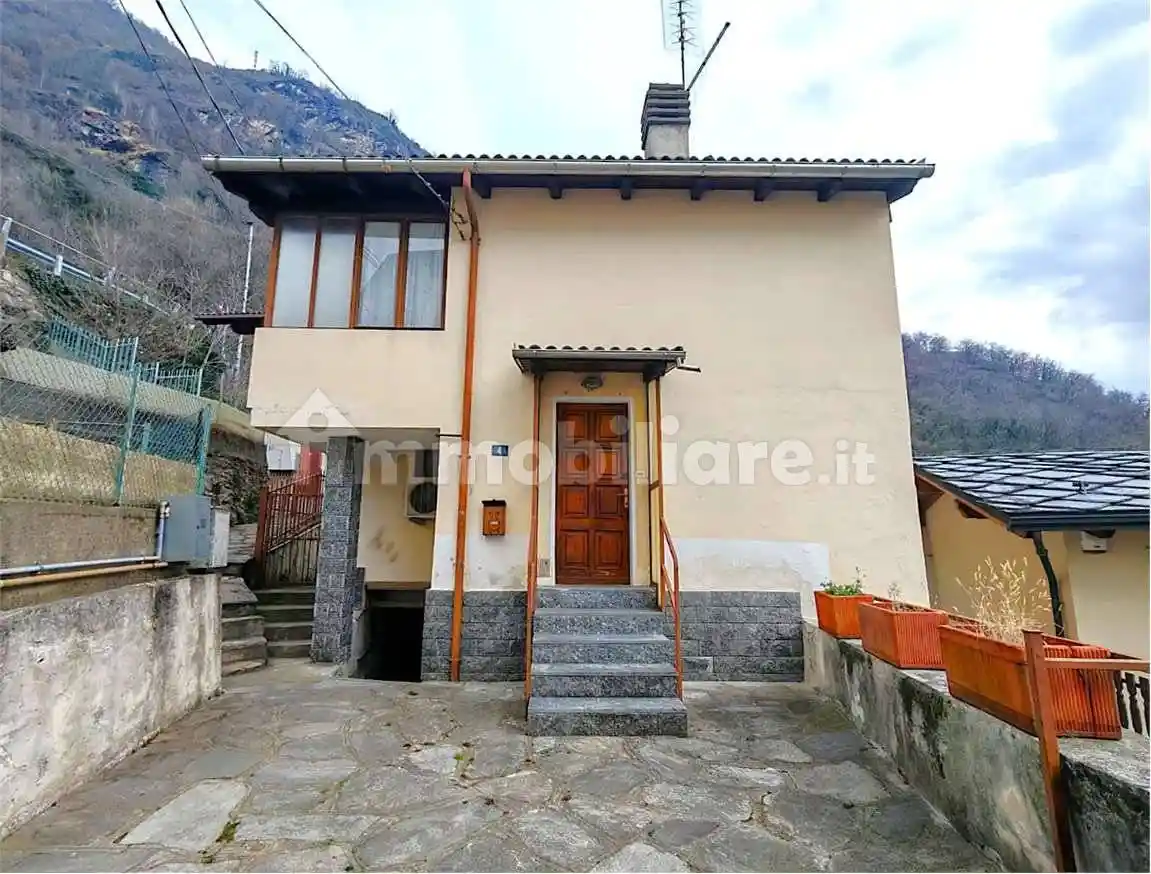 Casa indipendente in vendita a Pont-Saint-Martin