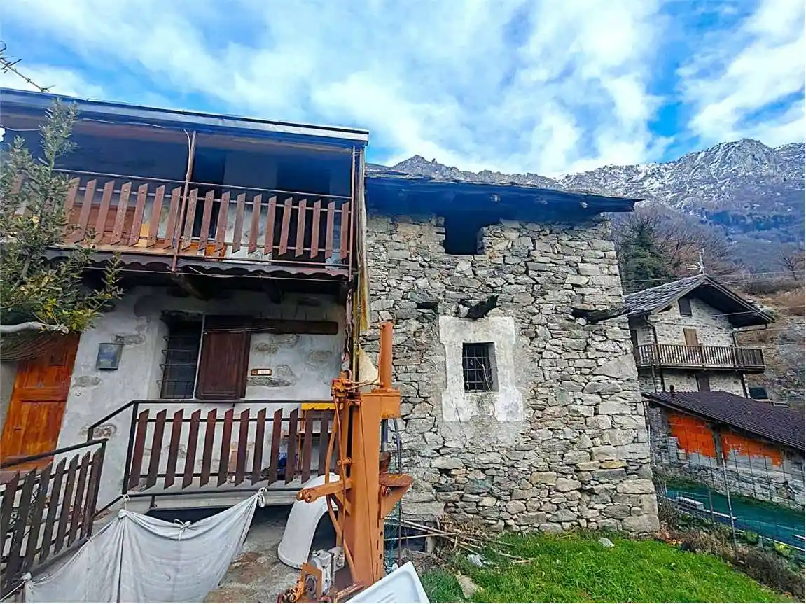 Casa indipendente in vendita a Donnas