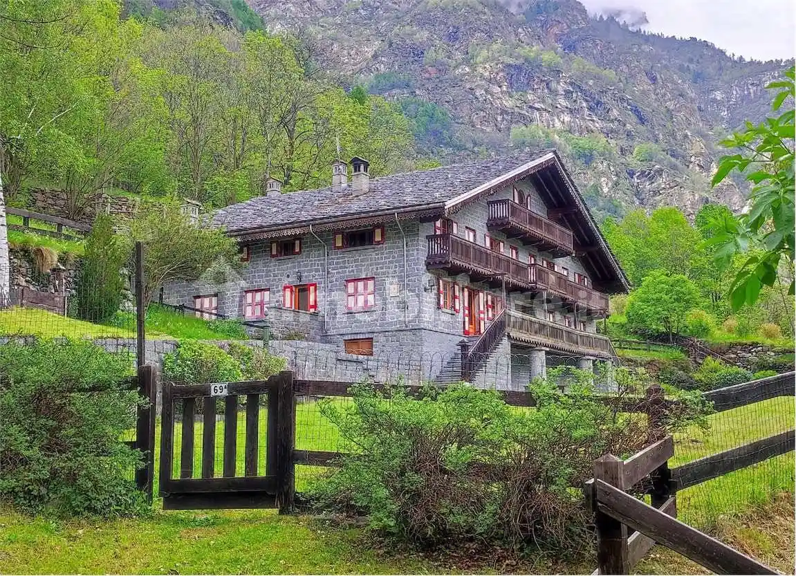 Appartamento in vendita a Issime