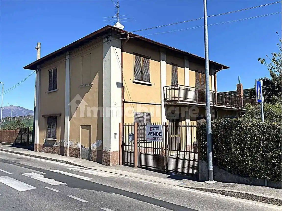 Casa indipendente in vendita a Bergamo