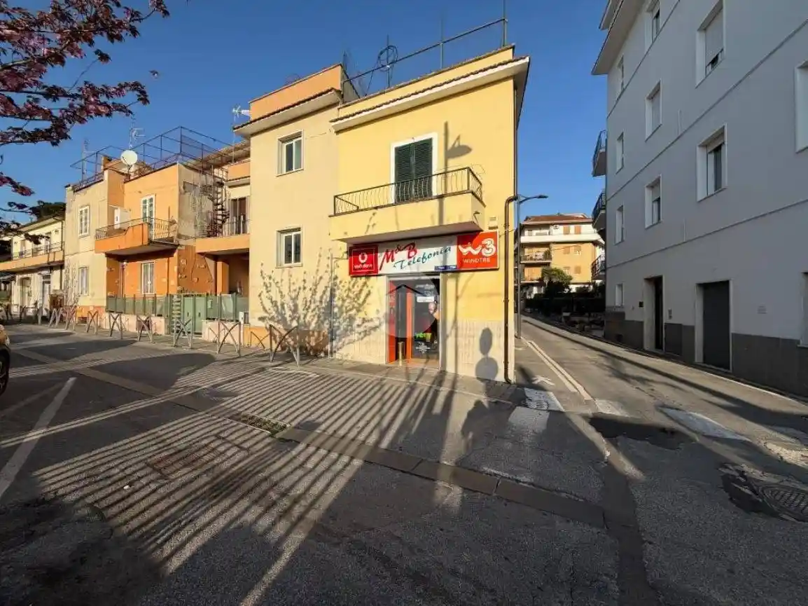 Appartamento in vendita a Fara in Sabina