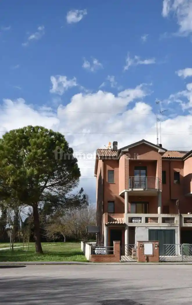 Villetta a schiera in vendita a Chiaravalle