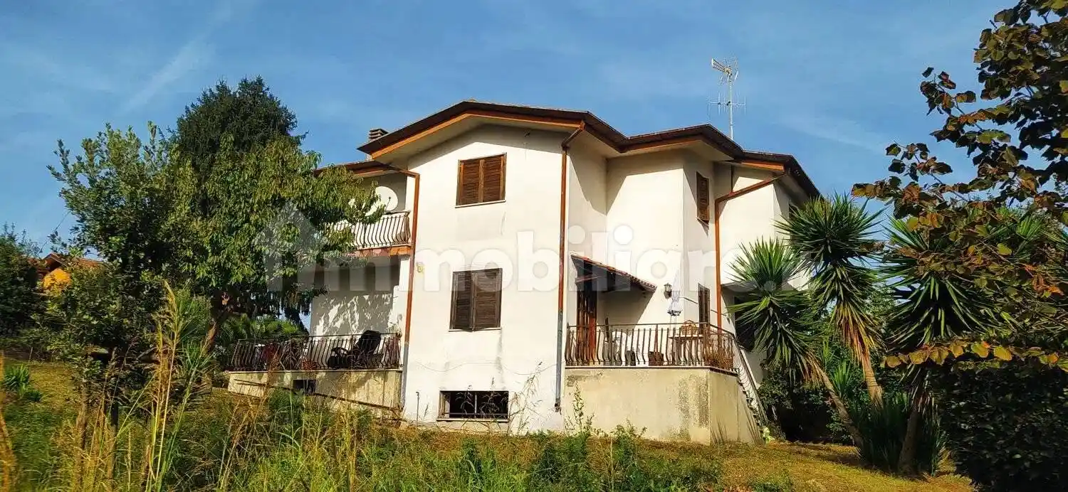 Villa in vendita a Lariano