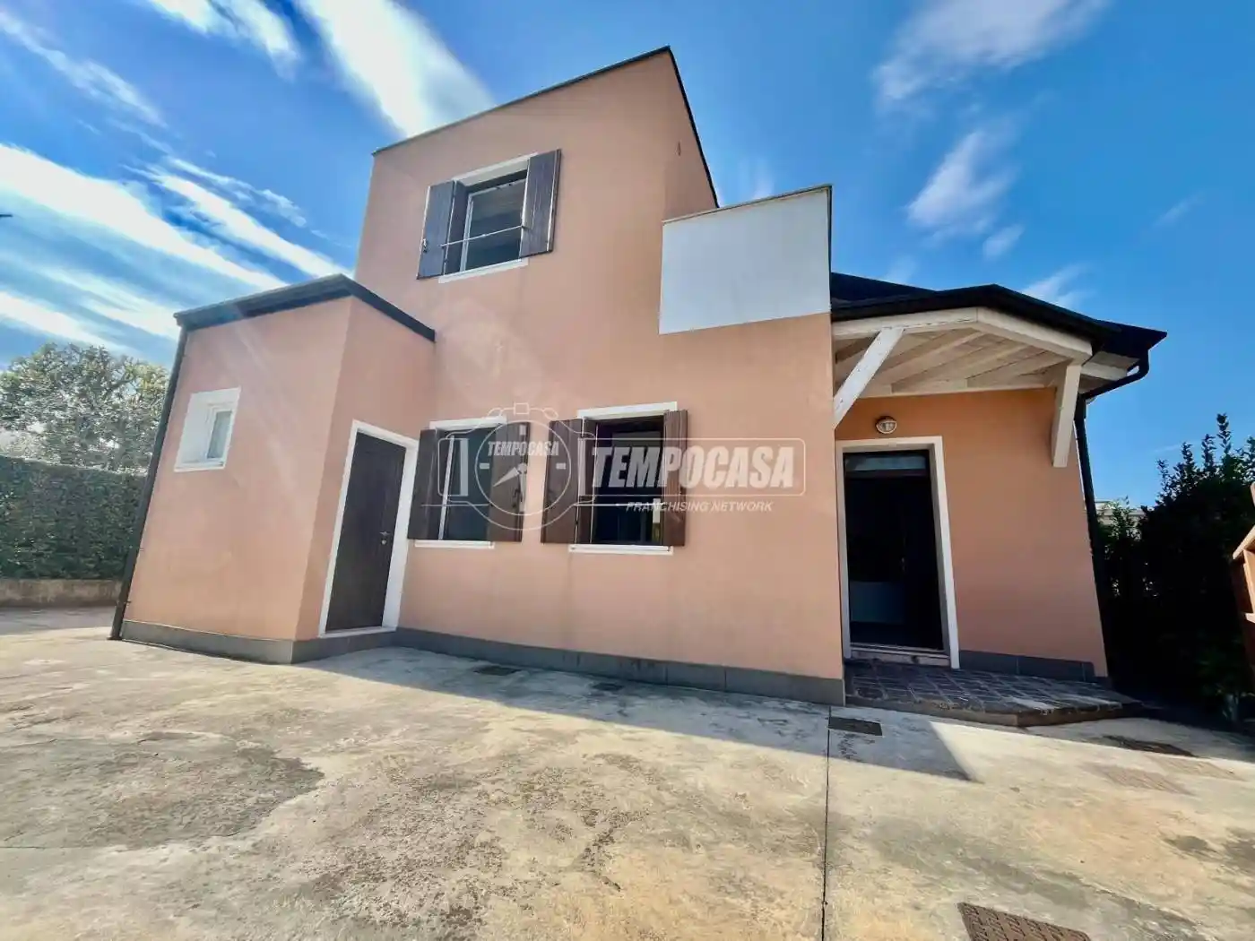 Villa in vendita a Peschiera del Garda