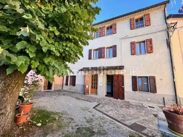 Casa indipendente in vendita a Gaggio Montano