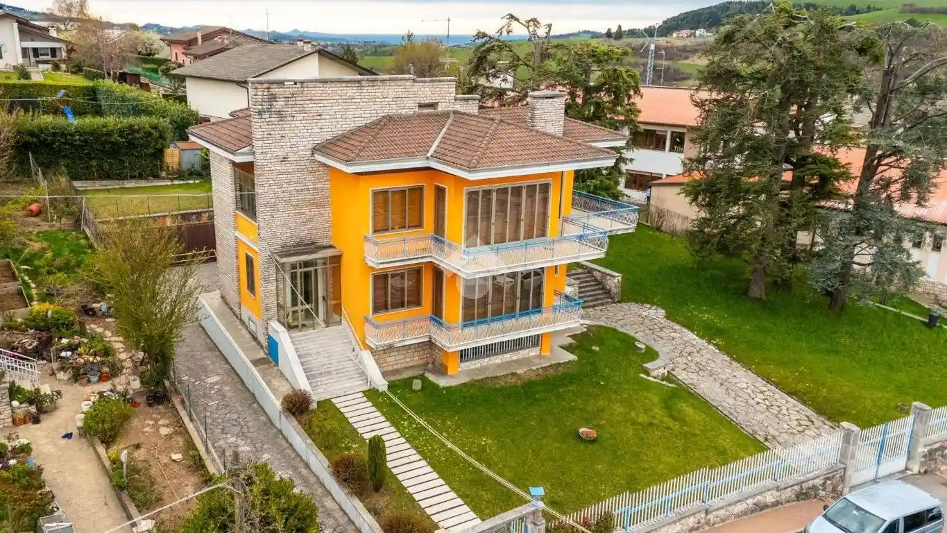 Villa in vendita a Cerro Veronese