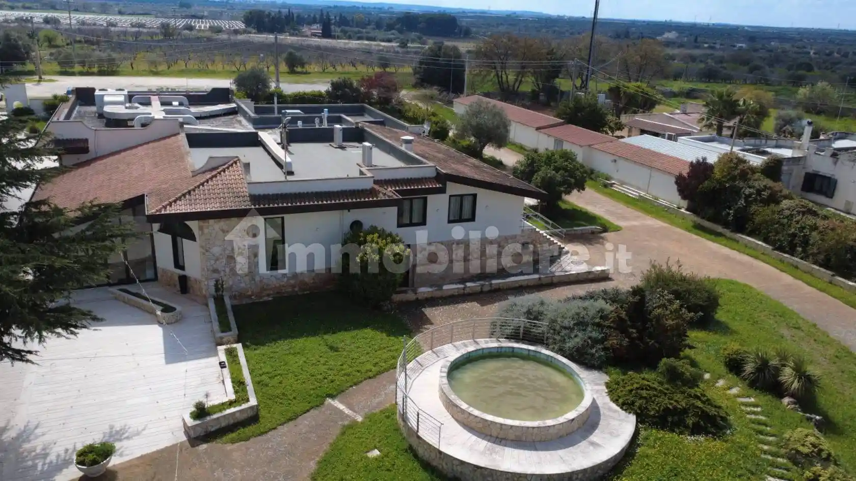 Villa in vendita a Turi