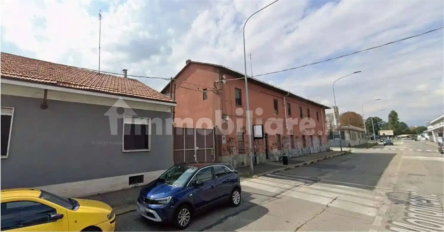 Palazzo - Stabile in vendita a Torino