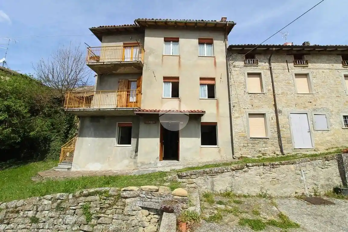 Casa indipendente in vendita a Vetto