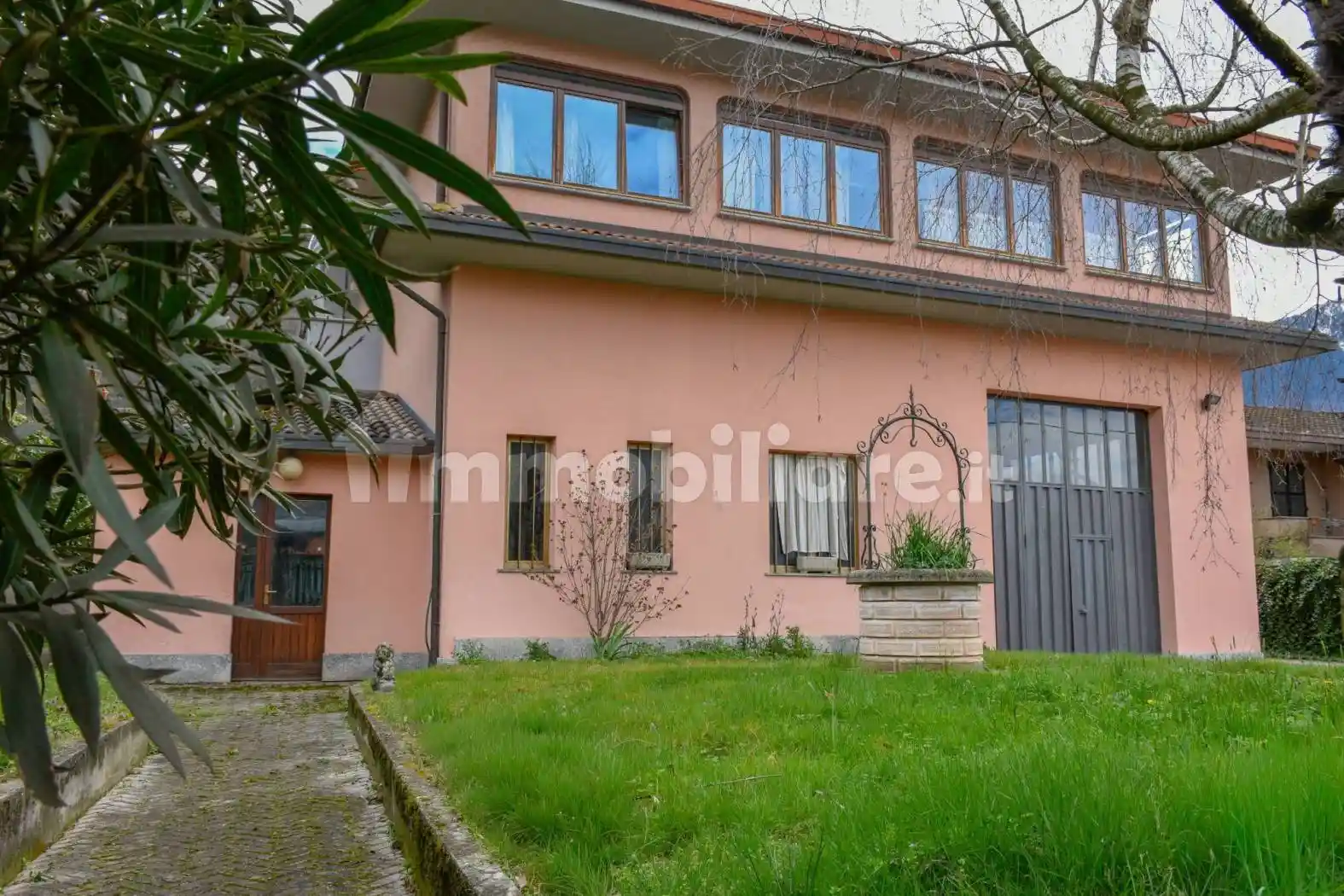 Villa in vendita a Dubino