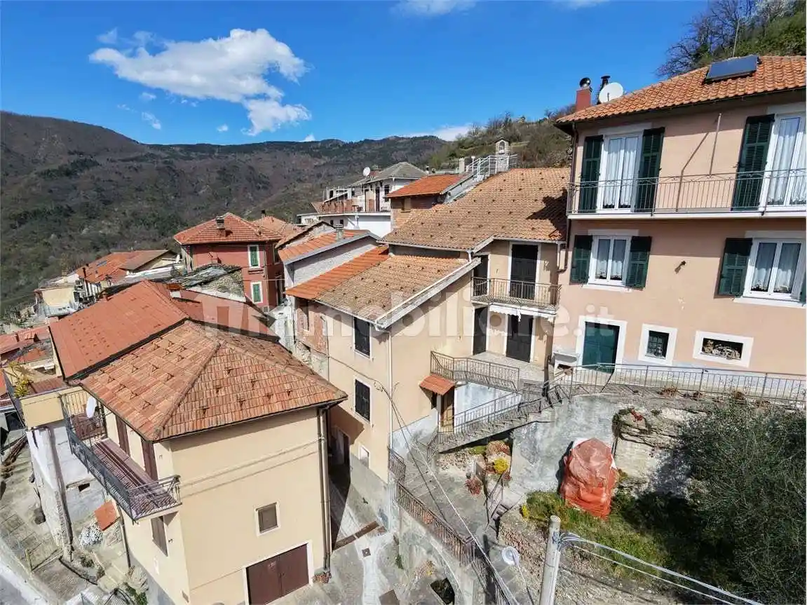 Casa indipendente in vendita a Armo