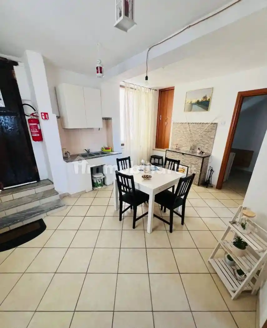 Appartamento in vendita a Sasso di Castalda