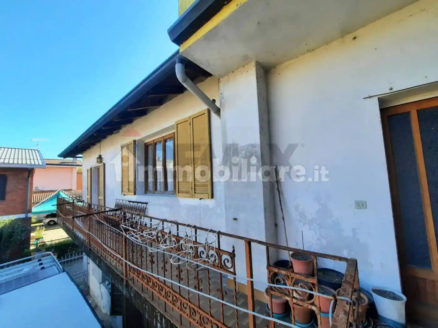 Casa indipendente in vendita a Fara Novarese