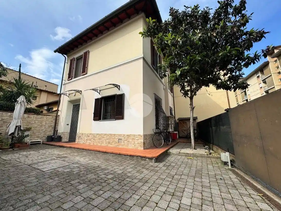 Casa indipendente in vendita a Firenze