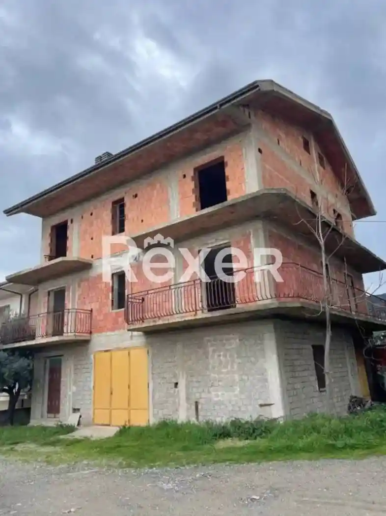 Casa indipendente in vendita a Francavilla Marittima