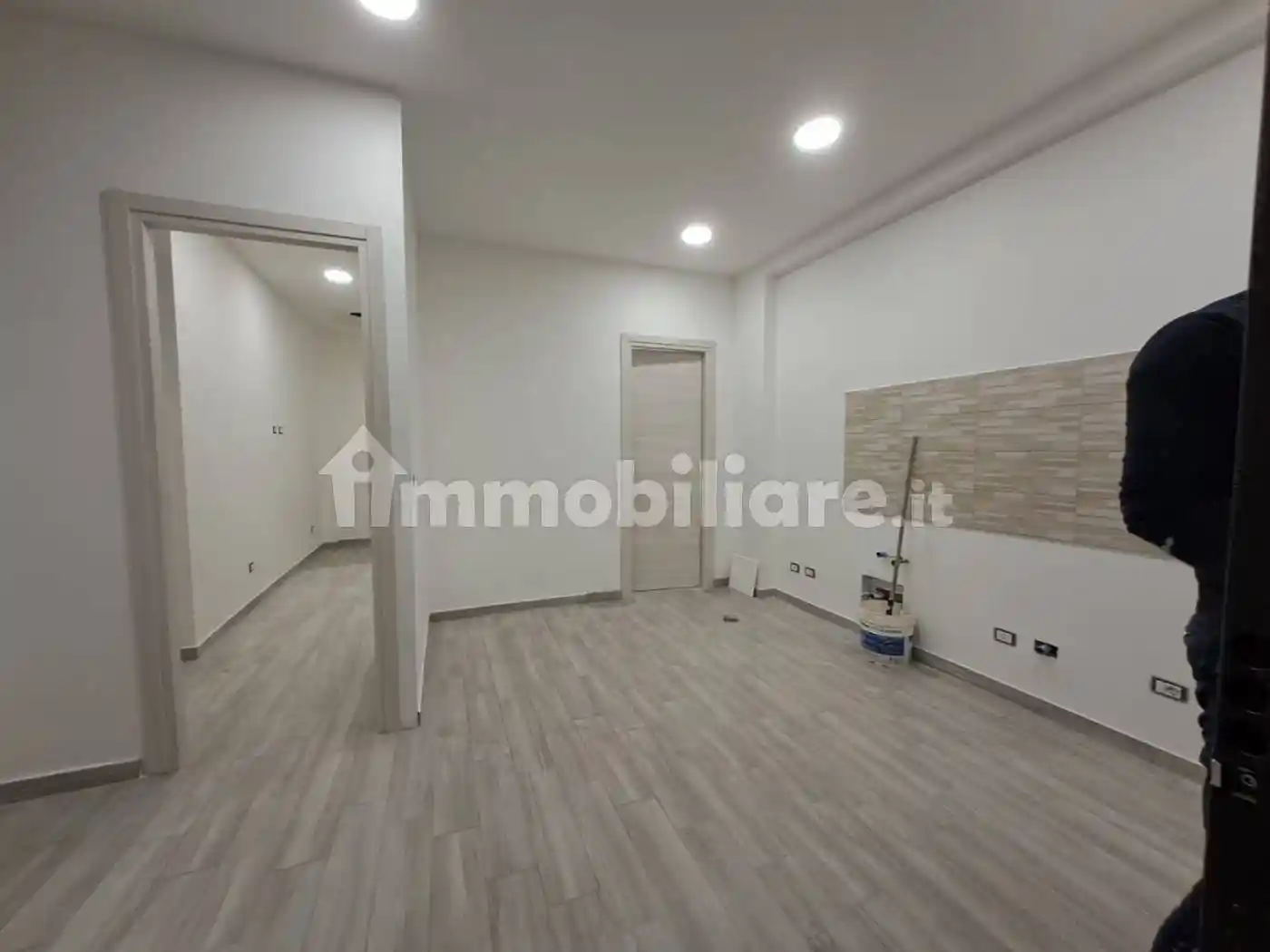 Palazzo - Stabile in vendita a Trentola-Ducenta