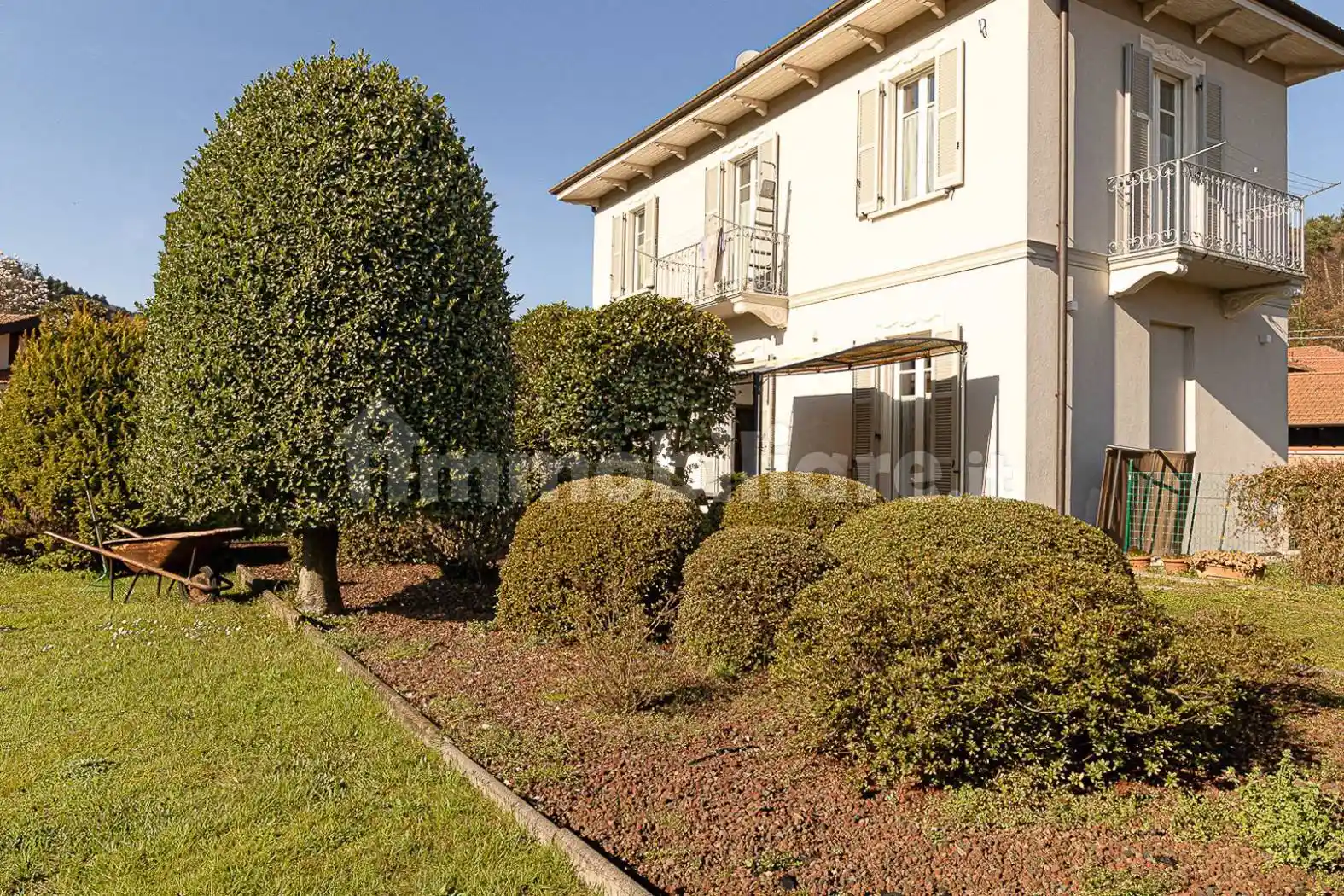 Villa in vendita a Vergiate