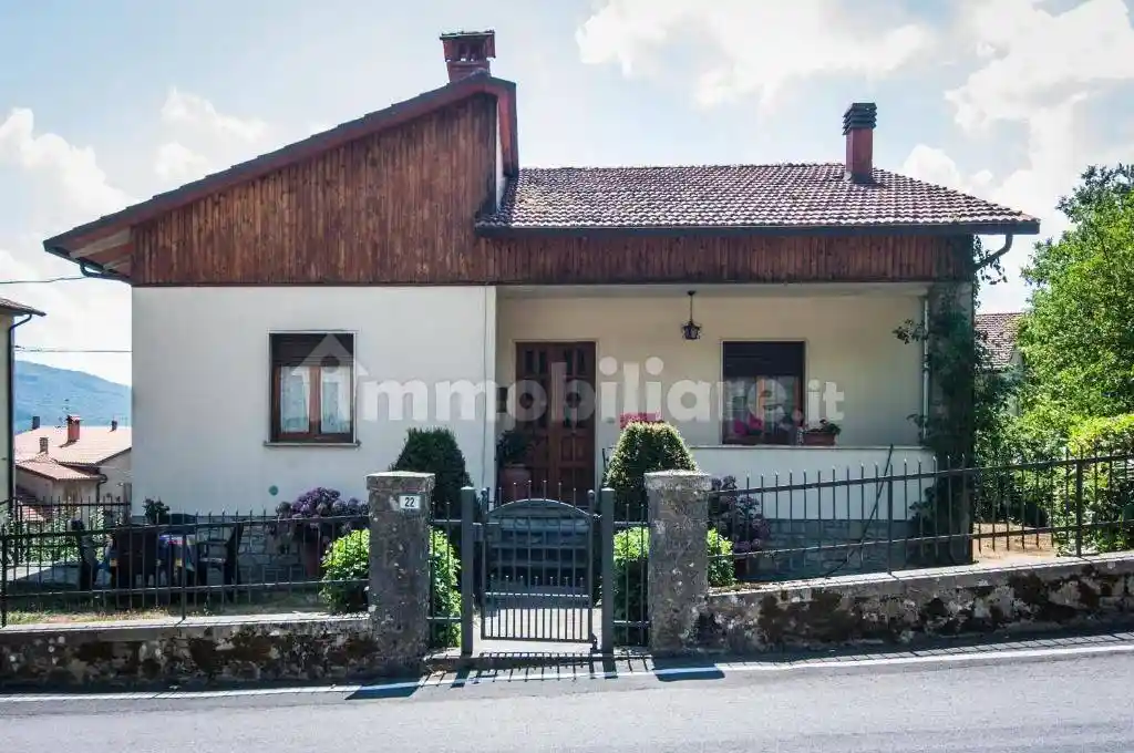 Casa indipendente in vendita a Chiusi della Verna