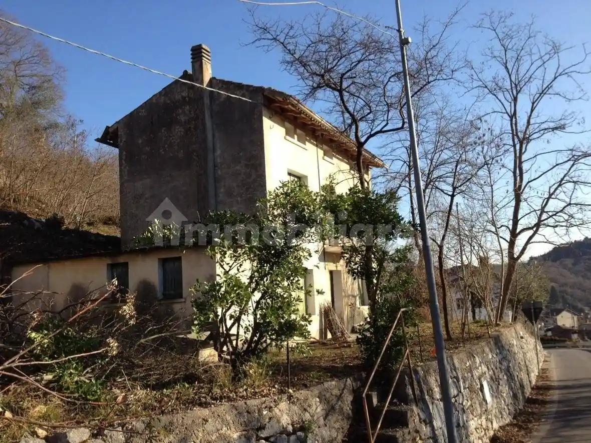 Rustico - Casale in vendita a Caneva