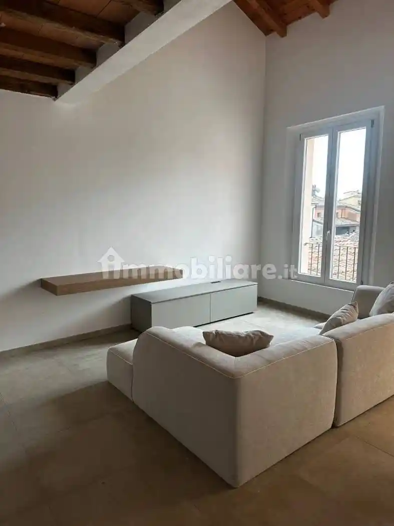 Appartamento in affitto a Mirandola