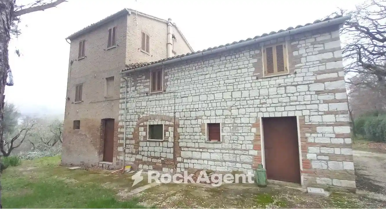 Rustico - Casale in vendita a Arcevia