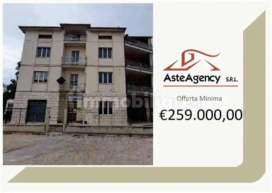 Palazzo - Stabile in vendita a Giano dell'Umbria