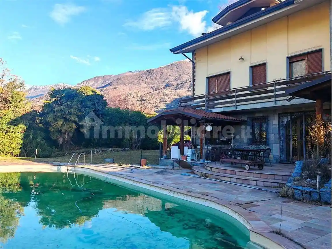 Villa in vendita a Borgofranco d'Ivrea