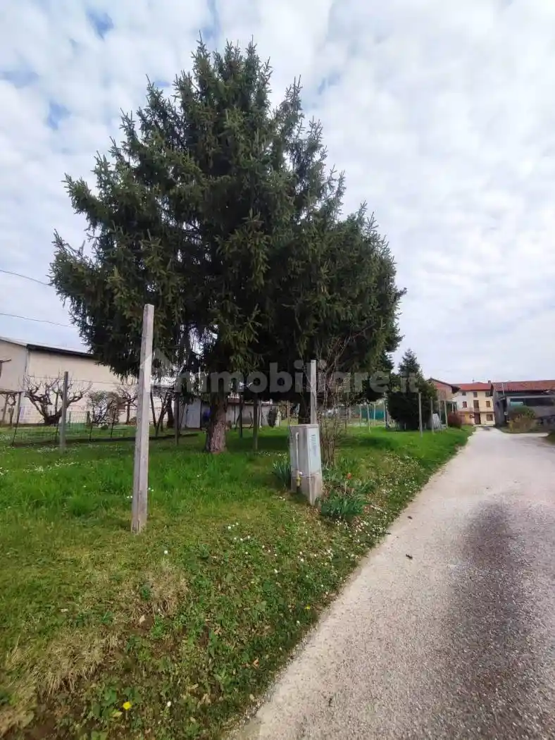 Casa indipendente in vendita a Buja